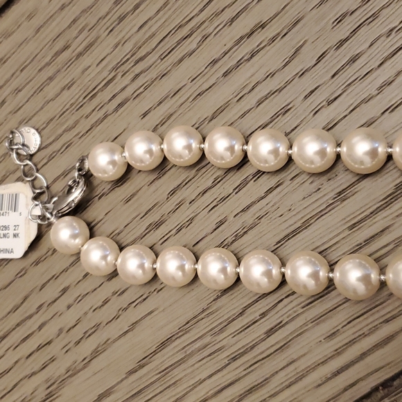 Pearl (Faux) NEW Necklace and Stretch Bracelet - Picture 6 of 8